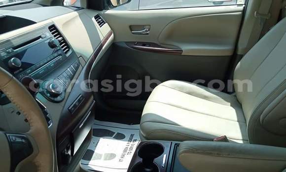 Buy Used Toyota Sienna White Car in Lome in Maritime Buy Used Toyota Sienna White Car in Lome in Maritime