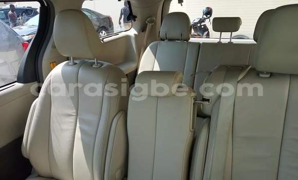 Buy Used Toyota Sienna White Car in Lome in Maritime Buy Used Toyota Sienna White Car in Lome in Maritime