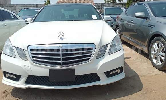 Buy Used Mercedes‒Benz C-klasse White Car in Lome in Maritime
