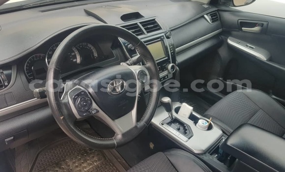 Acheter Import Voiture Toyota Camry Blanc à Lomé, Maritime Acheter Import Voiture Toyota Camry Blanc à Lomé, Maritime