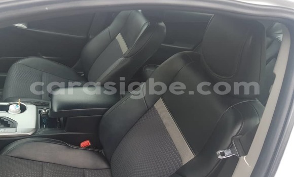 Acheter Import Voiture Toyota Camry Blanc à Lomé, Maritime Acheter Import Voiture Toyota Camry Blanc à Lomé, Maritime