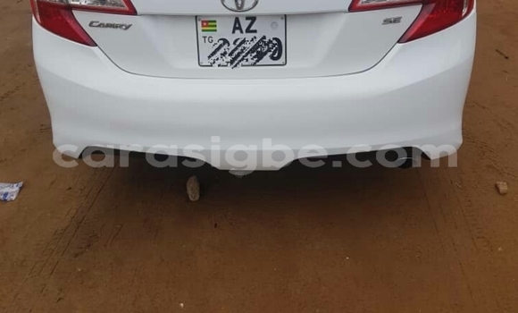 Acheter Import Voiture Toyota Camry Blanc à Lomé, Maritime Acheter Import Voiture Toyota Camry Blanc à Lomé, Maritime