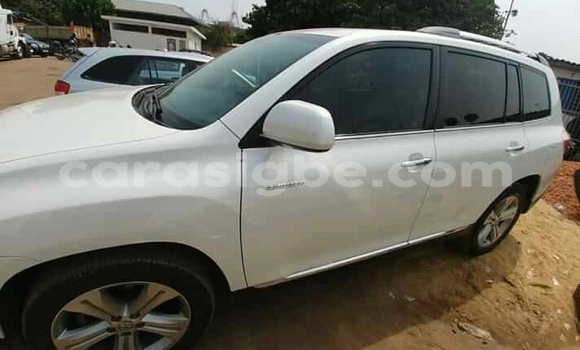 Acheter Occasion Voiture Toyota Highlander Blanc à Lomé, Maritime Acheter Occasion Voiture Toyota Highlander Blanc à Lomé, Maritime