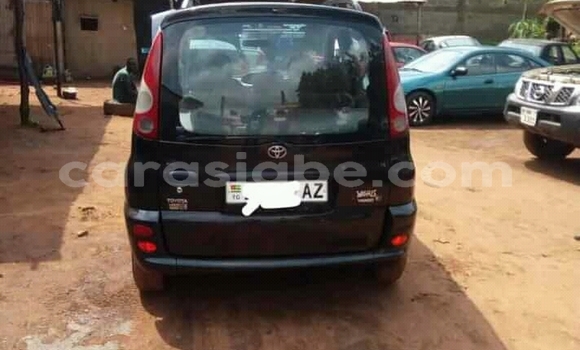 Acheter Occasion Voiture Toyota Yaris Verso Noir à Lomé, Togo Acheter Occasion Voiture Toyota Yaris Verso Noir à Lomé, Togo