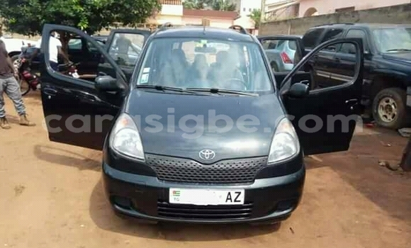 Acheter Occasion Voiture Toyota Yaris Verso Noir à Lomé, Togo Acheter Occasion Voiture Toyota Yaris Verso Noir à Lomé, Togo