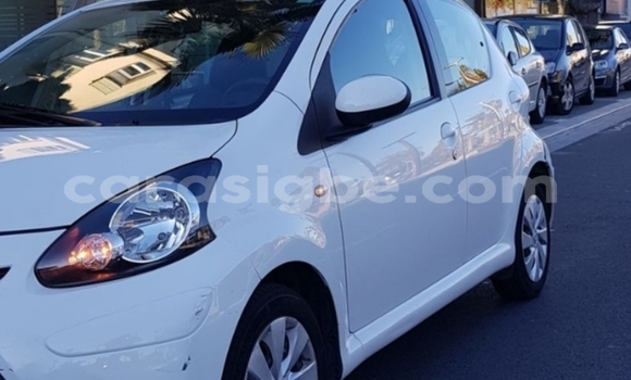 Acheter Import Voiture Toyota Aygo Blanc à Lomé, Maritime Acheter Import Voiture Toyota Aygo Blanc à Lomé, Maritime