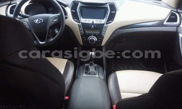 Acheter Occasion Voiture Hyundai Santa Fe Blanc à Lomé, Maritime Acheter Occasion Voiture Hyundai Santa Fe Blanc à Lomé, Maritime