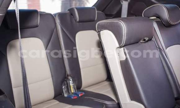 Buy Used Hyundai Santa Fe White Car in Lome in Maritime Buy Used Hyundai Santa Fe White Car in Lome in Maritime