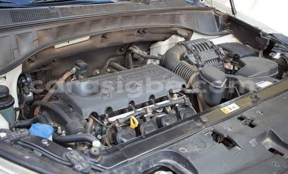 Buy Used Hyundai Santa Fe White Car in Lome in Maritime Buy Used Hyundai Santa Fe White Car in Lome in Maritime