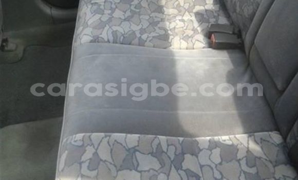 Acheter Occasion Voiture Toyota Avensis Rouge à Lomé, Maritime Acheter Occasion Voiture Toyota Avensis Rouge à Lomé, Maritime