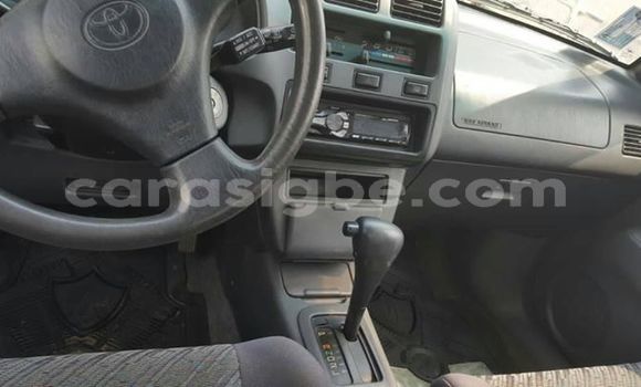 Acheter Occasion Voiture Toyota RAV4 Blanc à Lomé, Maritime Acheter Occasion Voiture Toyota RAV4 Blanc à Lomé, Maritime