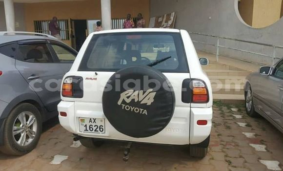 Acheter Occasion Voiture Toyota RAV4 Blanc à Lomé, Maritime Acheter Occasion Voiture Toyota RAV4 Blanc à Lomé, Maritime