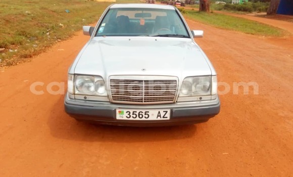 Acheter Occasion Voiture Mercedes‒Benz 300CD Gris à Lomé, Maritime Acheter Occasion Voiture Mercedes‒Benz 300CD Gris à Lomé, Maritime