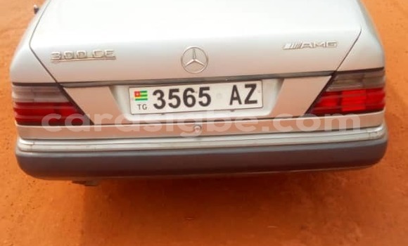 Acheter Occasion Voiture Mercedes‒Benz 300CD Gris à Lomé, Maritime Acheter Occasion Voiture Mercedes‒Benz 300CD Gris à Lomé, Maritime
