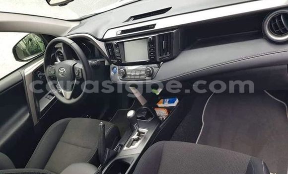 Acheter Occasion Voiture Toyota RAV4 Blanc à Lomé, Maritime Acheter Occasion Voiture Toyota RAV4 Blanc à Lomé, Maritime