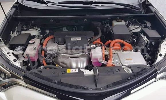 Acheter Occasion Voiture Toyota RAV4 Blanc à Lomé, Maritime Acheter Occasion Voiture Toyota RAV4 Blanc à Lomé, Maritime