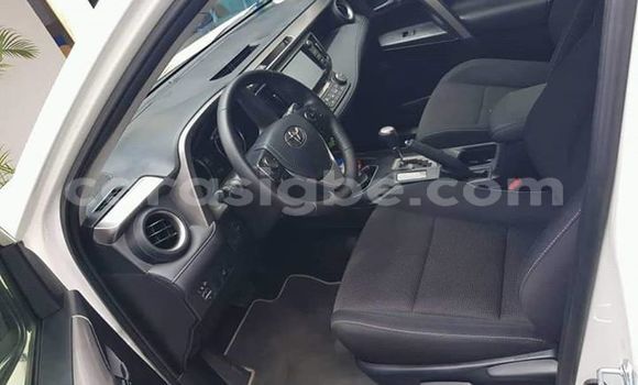 Acheter Occasion Voiture Toyota RAV4 Blanc à Lomé, Maritime Acheter Occasion Voiture Toyota RAV4 Blanc à Lomé, Maritime