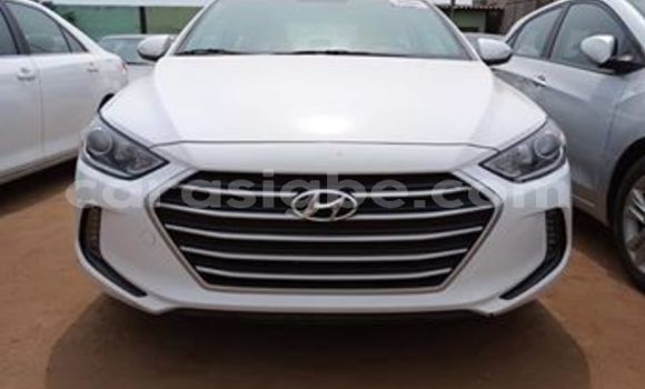 Acheter Occasion Voiture Hyundai Elantra Blanc à Lomé, Maritime Acheter Occasion Voiture Hyundai Elantra Blanc à Lomé, Maritime