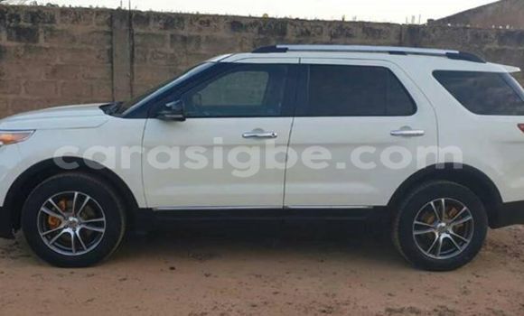 Acheter Occasion Voiture Ford Explorer Blanc à Lomé, Maritime Acheter Occasion Voiture Ford Explorer Blanc à Lomé, Maritime