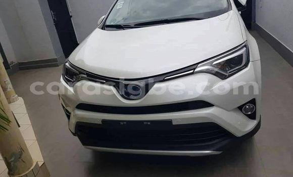 Acheter Occasion Voiture Toyota RAV4 Blanc à Lomé, Maritime Acheter Occasion Voiture Toyota RAV4 Blanc à Lomé, Maritime