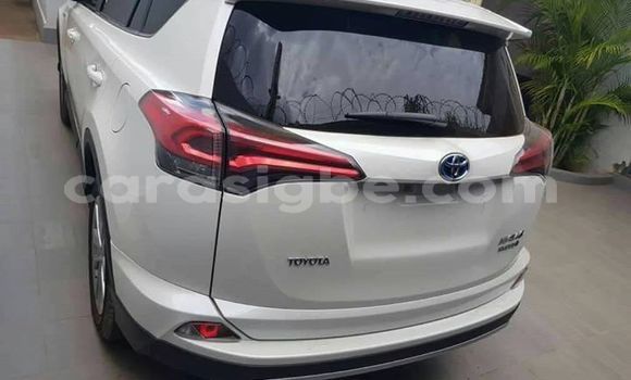 Acheter Occasion Voiture Toyota RAV4 Blanc à Lomé, Maritime Acheter Occasion Voiture Toyota RAV4 Blanc à Lomé, Maritime