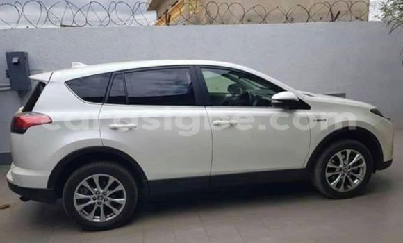 Acheter Occasion Voiture Toyota RAV4 Blanc à Lomé, Maritime Acheter Occasion Voiture Toyota RAV4 Blanc à Lomé, Maritime