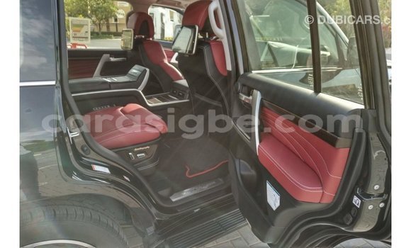Acheter Import Voiture Toyota Land Cruiser Noir à Import - Dubai, Togo Acheter Import Voiture Toyota Land Cruiser Noir à Import - Dubai, Togo