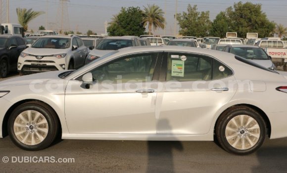 Acheter Import Voiture Toyota Camry Blanc à Import - Dubai, Togo Acheter Import Voiture Toyota Camry Blanc à Import - Dubai, Togo