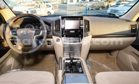 Buy Import Toyota Land Cruiser White Car in Import - Dubai in Togo Buy Import Toyota Land Cruiser White Car in Import - Dubai in Togo