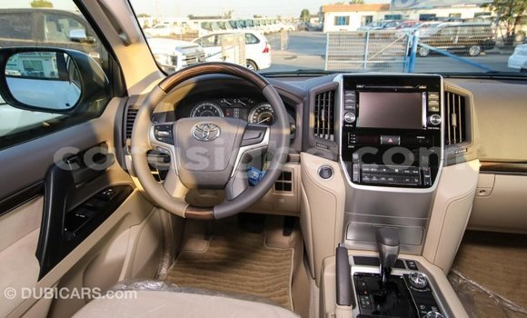 Buy Import Toyota Land Cruiser White Car in Import - Dubai in Togo Buy Import Toyota Land Cruiser White Car in Import - Dubai in Togo