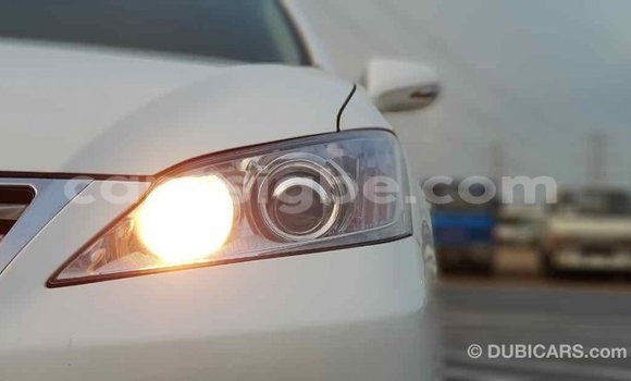 Acheter Import Voiture Lexus ES Blanc à Import - Dubai, Togo