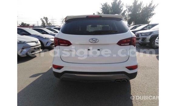 Acheter Import Voiture Hyundai Santa Fe Blanc à Import - Dubai, Togo Acheter Import Voiture Hyundai Santa Fe Blanc à Import - Dubai, Togo