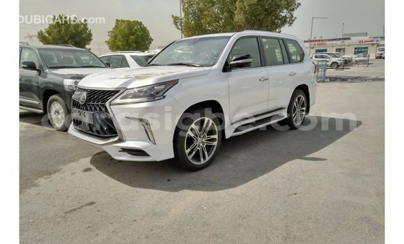 Acheter Import Voiture Lexus LX Blanc à Import - Dubai, Togo