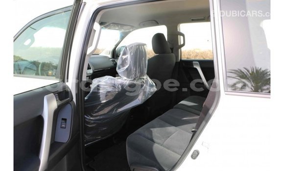 Acheter Import Voiture Toyota Prado Blanc à Import - Dubai, Togo Acheter Import Voiture Toyota Prado Blanc à Import - Dubai, Togo