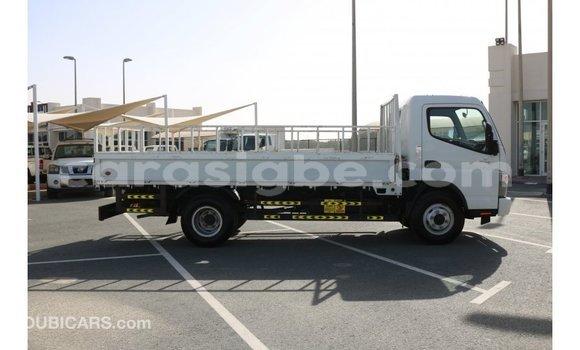 Buy Import Mitsubishi L400 White Truck in Import - Dubai in Togo