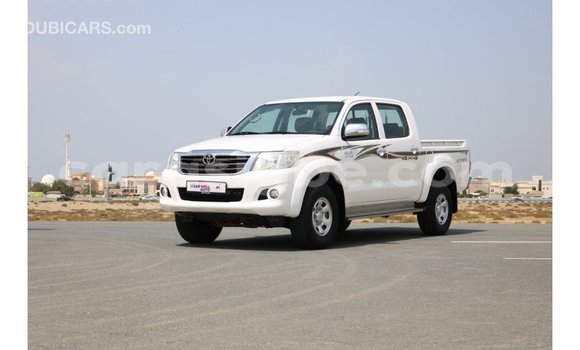 Acheter Import Voiture Toyota Hilux Blanc à Import - Dubai, Togo