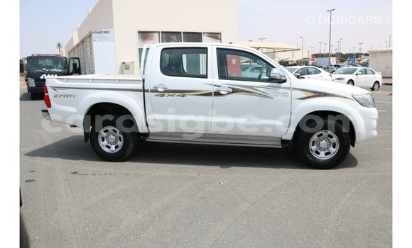 Buy Import Toyota Hilux White Car in Import - Dubai in Togo