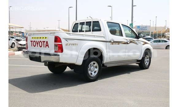 Acheter Import Voiture Toyota Hilux Blanc à Import - Dubai, Togo