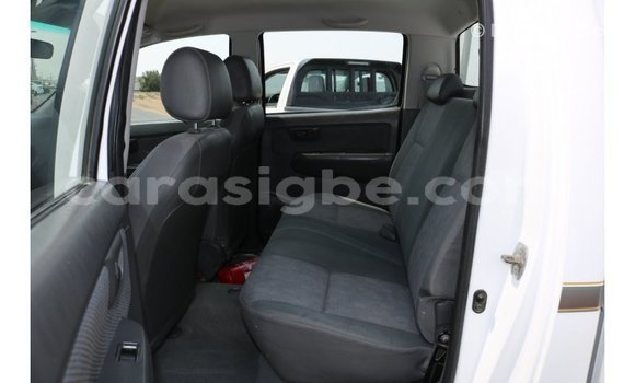 Buy Import Toyota Hilux White Car in Import - Dubai in Togo