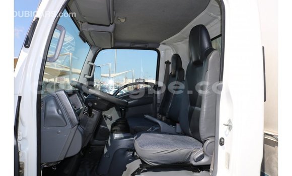 Acheter Import Utilitaire Isuzu FTR 850 Blanc à Import - Dubai, Togo