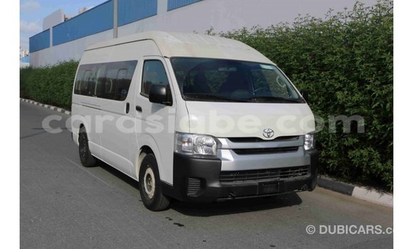 Acheter Import Voiture Toyota Hiace Blanc à Import - Dubai, Togo Acheter Import Voiture Toyota Hiace Blanc à Import - Dubai, Togo