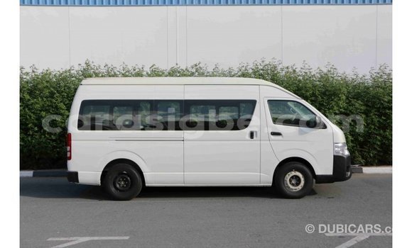Acheter Import Voiture Toyota Hiace Blanc à Import - Dubai, Togo Acheter Import Voiture Toyota Hiace Blanc à Import - Dubai, Togo