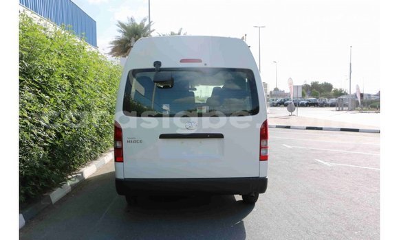 Acheter Import Voiture Toyota Hiace Blanc à Import - Dubai, Togo Acheter Import Voiture Toyota Hiace Blanc à Import - Dubai, Togo