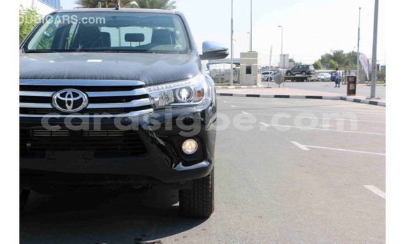 Acheter Import Voiture Toyota Hilux Noir à Import - Dubai, Togo Acheter Import Voiture Toyota Hilux Noir à Import - Dubai, Togo