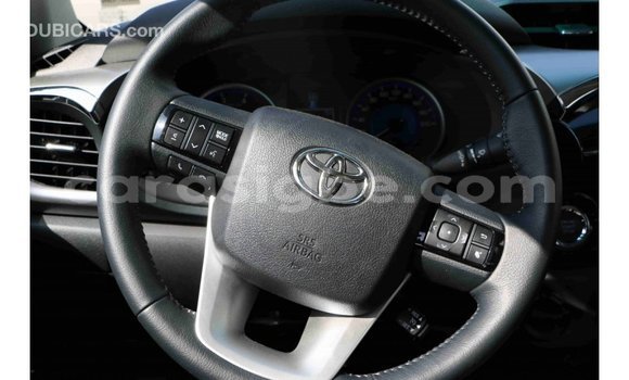 Acheter Import Voiture Toyota Hilux Noir à Import - Dubai, Togo Acheter Import Voiture Toyota Hilux Noir à Import - Dubai, Togo