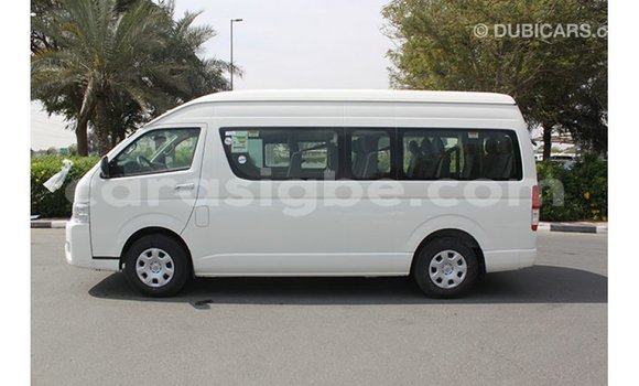 Acheter Import Voiture Toyota Hiace Blanc à Import - Dubai, Togo Acheter Import Voiture Toyota Hiace Blanc à Import - Dubai, Togo