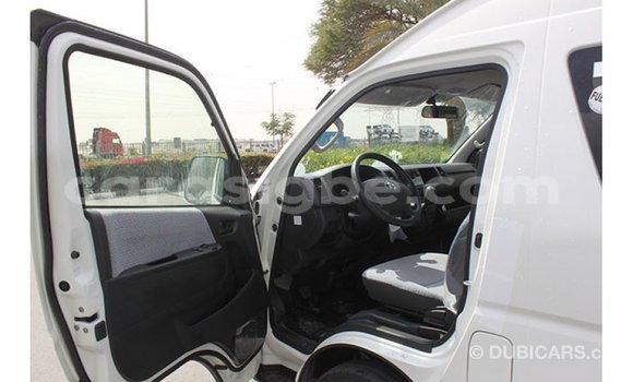 Acheter Import Voiture Toyota Hiace Blanc à Import - Dubai, Togo Acheter Import Voiture Toyota Hiace Blanc à Import - Dubai, Togo