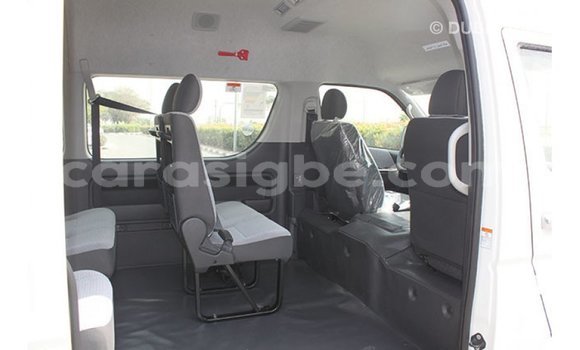 Acheter Import Voiture Toyota Hiace Blanc à Import - Dubai, Togo Acheter Import Voiture Toyota Hiace Blanc à Import - Dubai, Togo