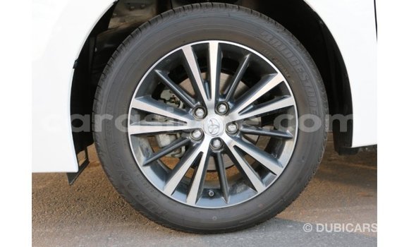 Acheter Import Voiture Toyota Corolla Blanc à Import - Dubai, Togo Acheter Import Voiture Toyota Corolla Blanc à Import - Dubai, Togo