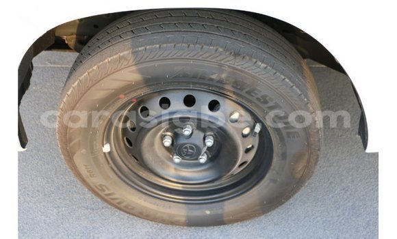 Acheter Import Voiture Toyota Hilux Blanc à Import - Dubai, Togo Acheter Import Voiture Toyota Hilux Blanc à Import - Dubai, Togo